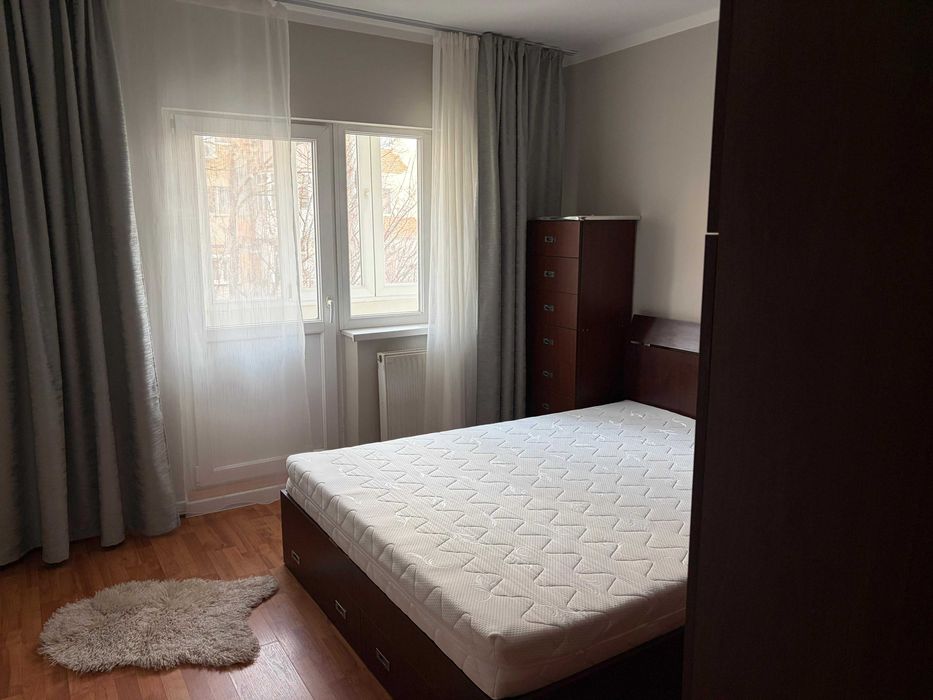 Inchiriez apartament 3 camere