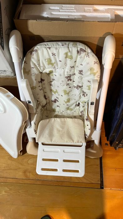 Scaun de masa reglabil pentru bebelusi