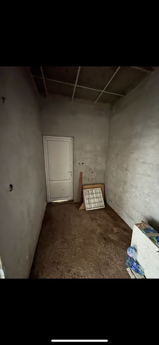 Продава се помещение- гр. Берковица Ж.К. “Заряница” . 53 кв.м