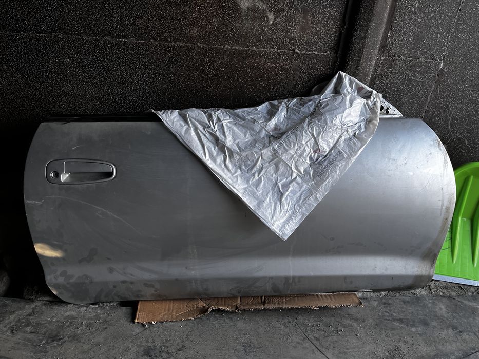 Продам дверь на Toyota Curren/Celica