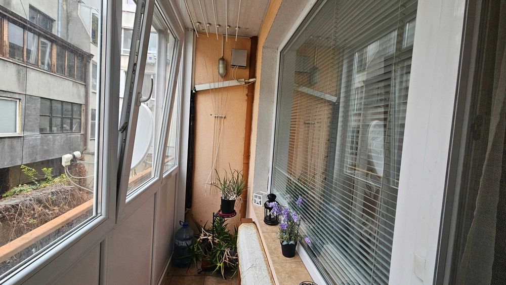 Продава се Тристаен апартамент в Варна, Колхозен пазар - 75 кв.м за 1946 €/кв.м - Снимка #10