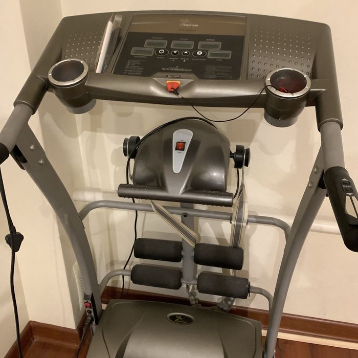 Продам срочно беговую дорожку