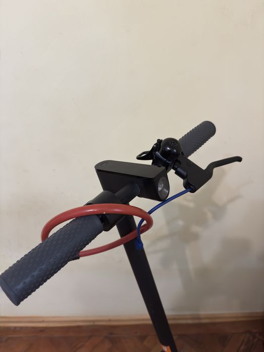 Trotinetă electrică Xiaomi Mi Electric Scooter 3