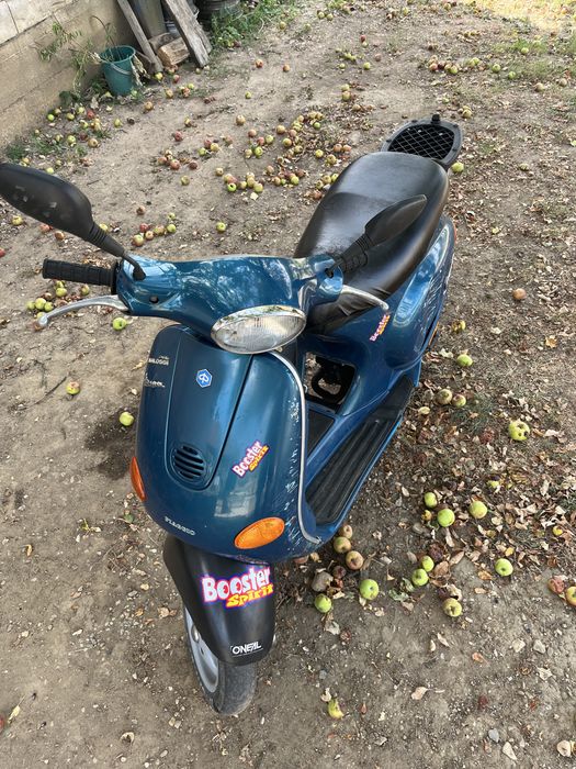 Dezmembrez scuter piaggio vespa et2