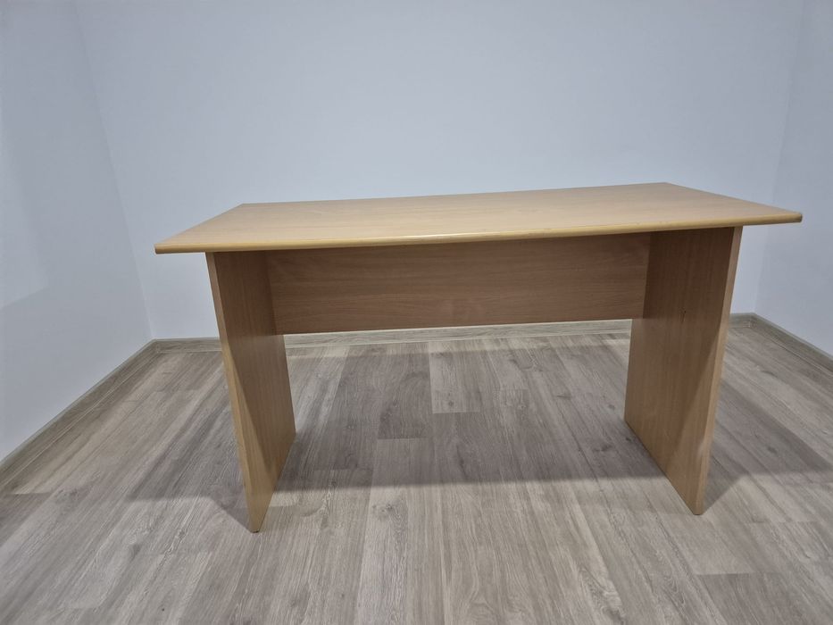 Birou, Masă de lucru solida