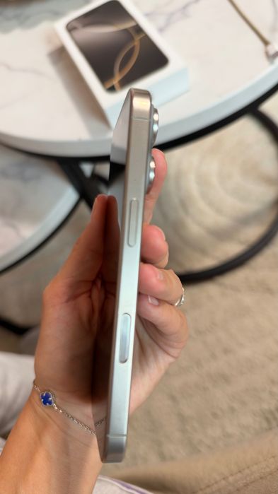 iPhone 16 Pro, 256GB, Natural Titanium