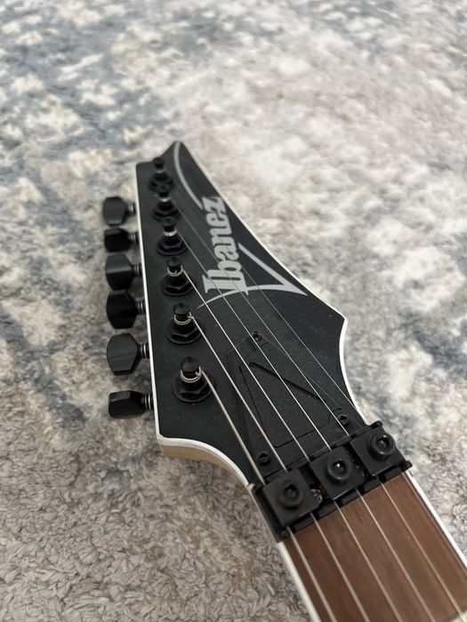 Электрогитара Ibanez RG320EXZ
