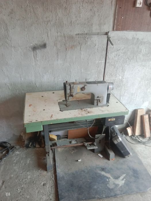 Продается швейная машина