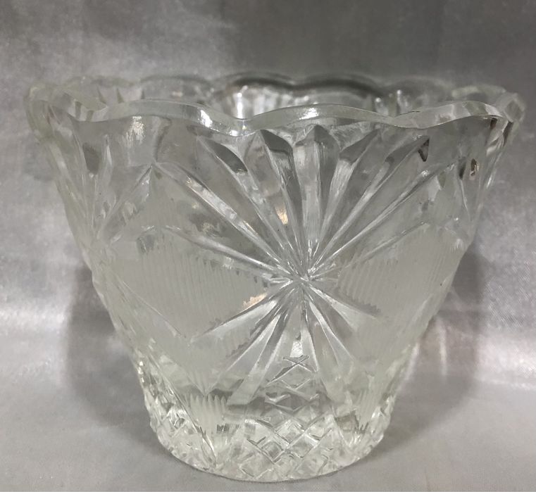 Советские хрусталь сатылады.