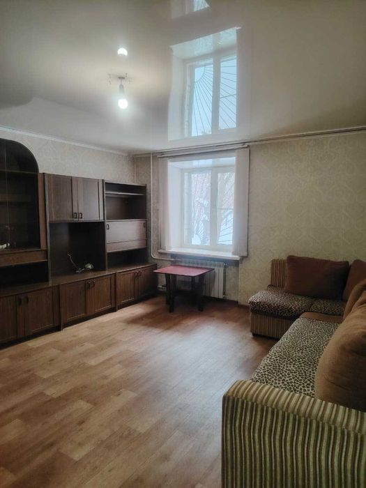 Продам однокомнатную квартиру на 1/9 39кв.ул.На.им.Славского 54