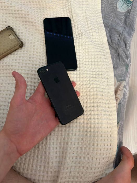 Продам айфон 7 черный