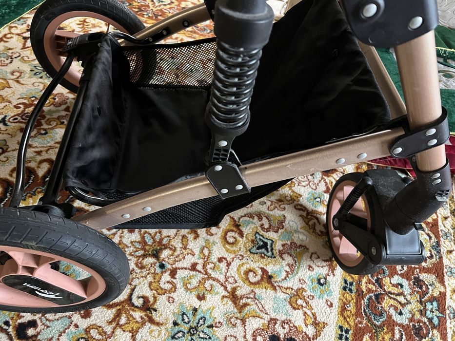 Продам детскую коляску