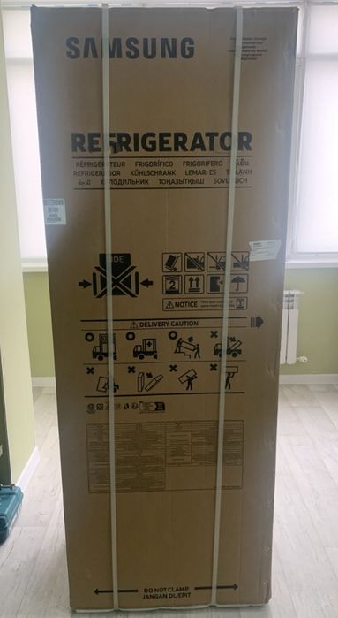 Холодильник SAMSUNG RB31