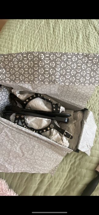 Оригинални сандали phillipp plein.