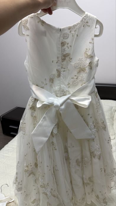 Продам платья б!у в отл. состоянии