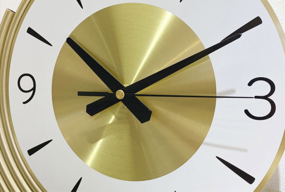 Продам часы настенные