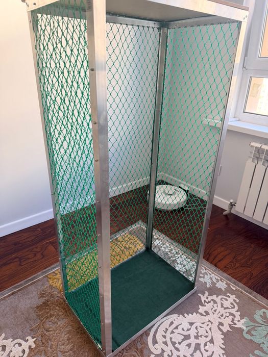 Балкон для кошки на окно