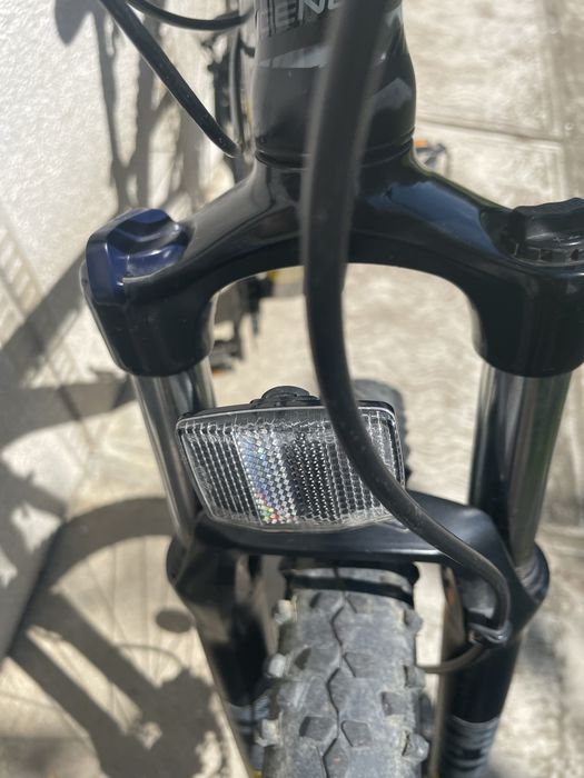 Vând bicicleta Genesis