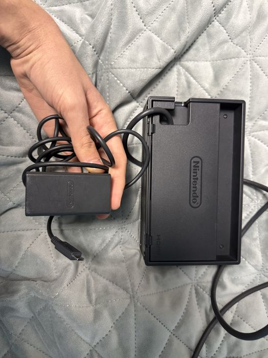 nintendo switch negru cu joy cons+ multe accesorii