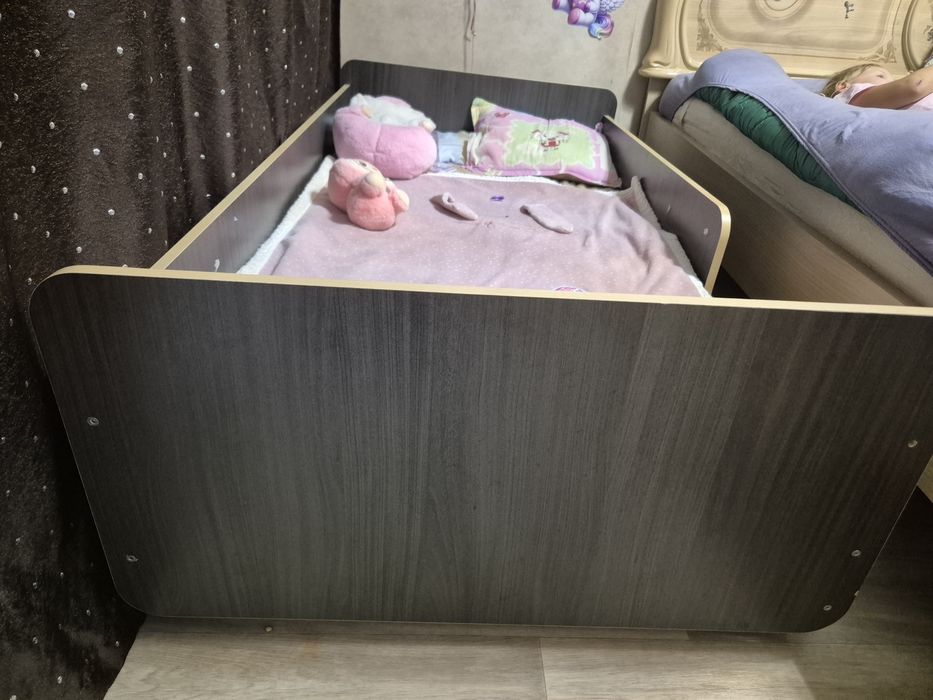 Продам детскую кроватку
