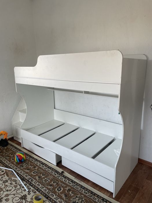 Детская кровать в хорошем состоянии