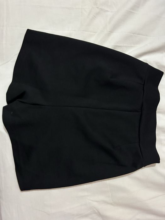 черна пола- къси гащи