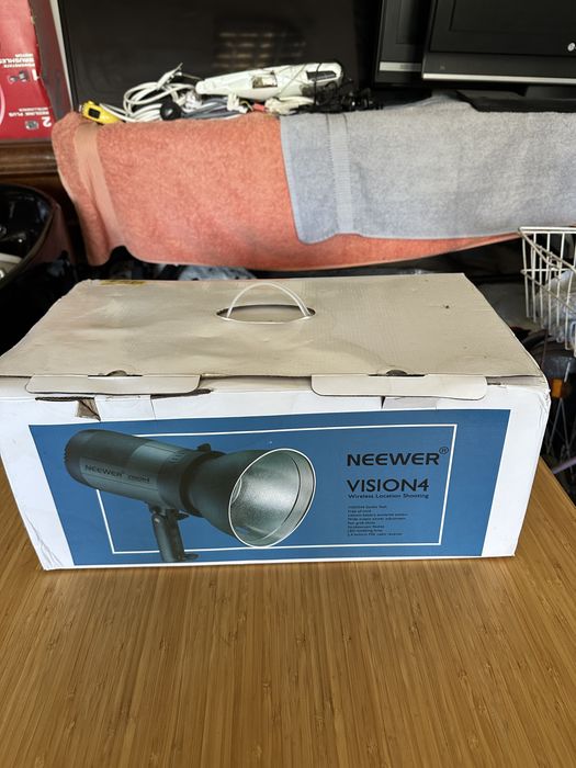 Neewer Studio Light