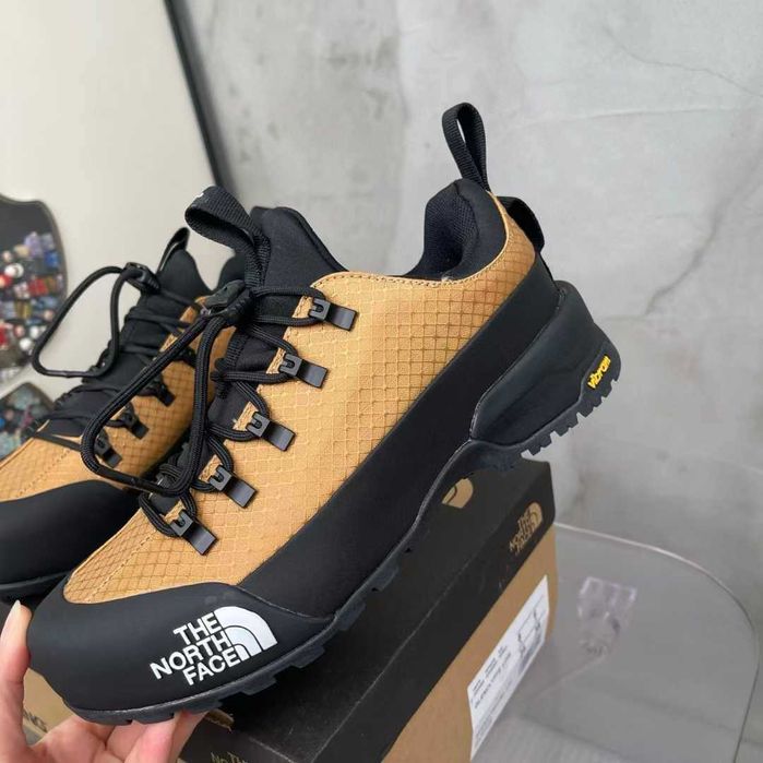 Продавам нови мъжки обувки The North Face GLENCLYFFE LOW SUMIT GOLD