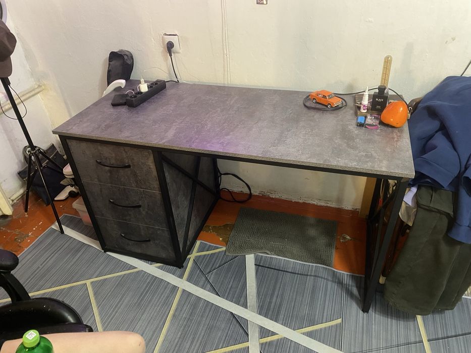 Продам компьютерный стол