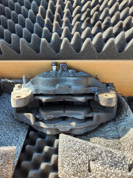 Спирачни апарати за Toyota Land Cruiser 200