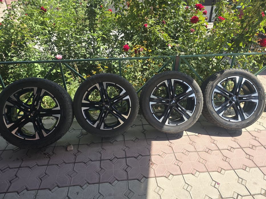 Диски с резиной на Kia K5