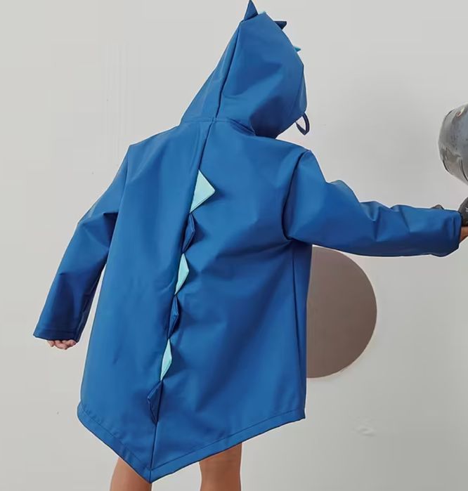 Дождевик с динозавром