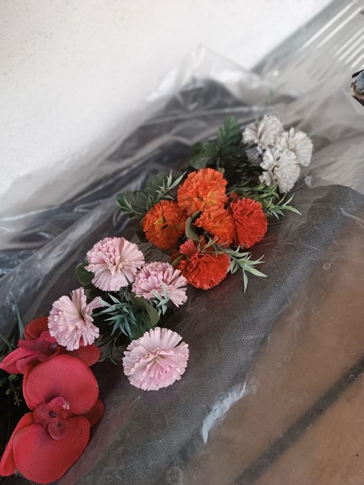 Декоративные фрукты  и цветы.