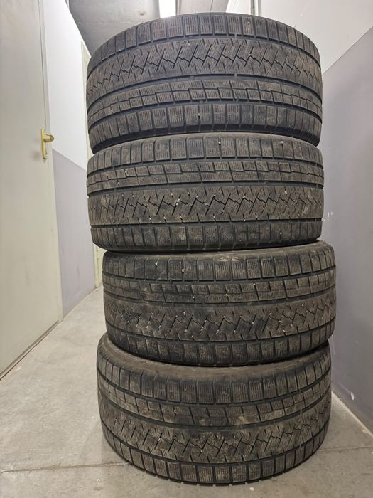 Продам зимние Шины 245/40 R19