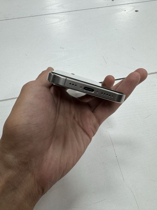 Iphone 15 pro edial
