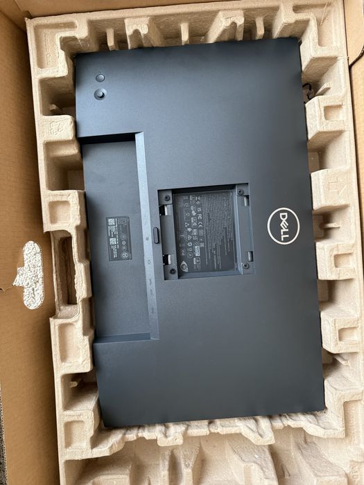 Монитор Dell P2422H 23.8” IPS Full HD – неизползван
