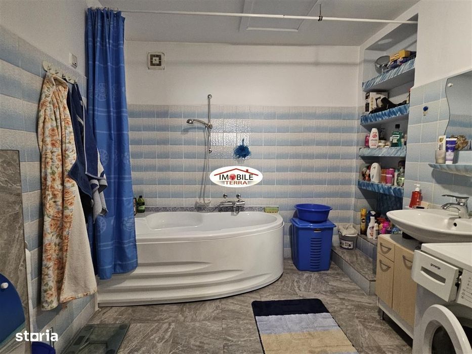 Casa spatioasa cu 2 apartamente zona Lupeni - Sibiu