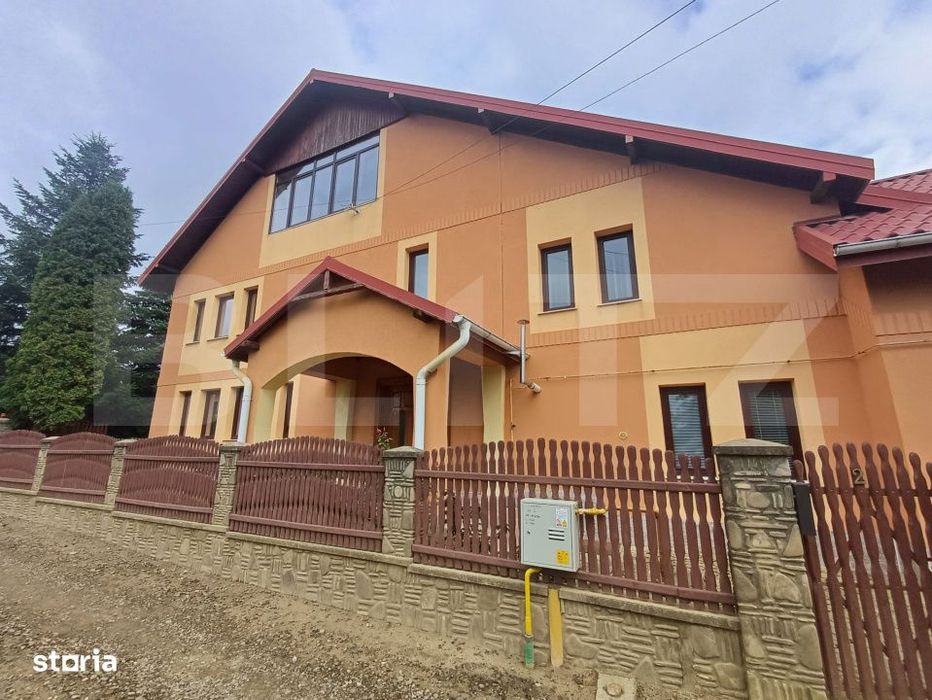 Vila de vanzare, 310 mp, teren 698 mp, zona Burdujeni