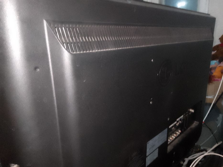 Телевизор LG  всё