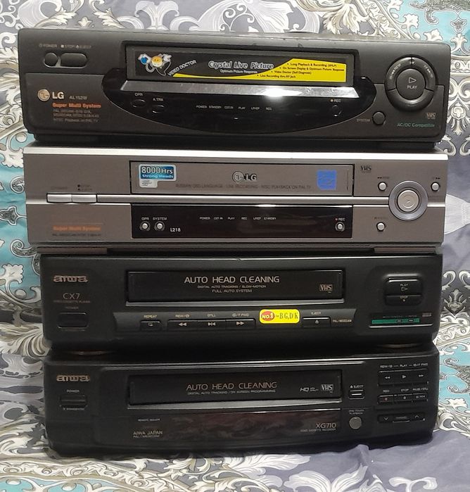 Видеомагнитофон Hitachi