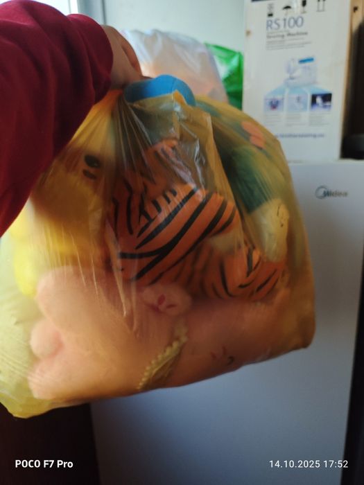 Продам игрушки маленькие-средние