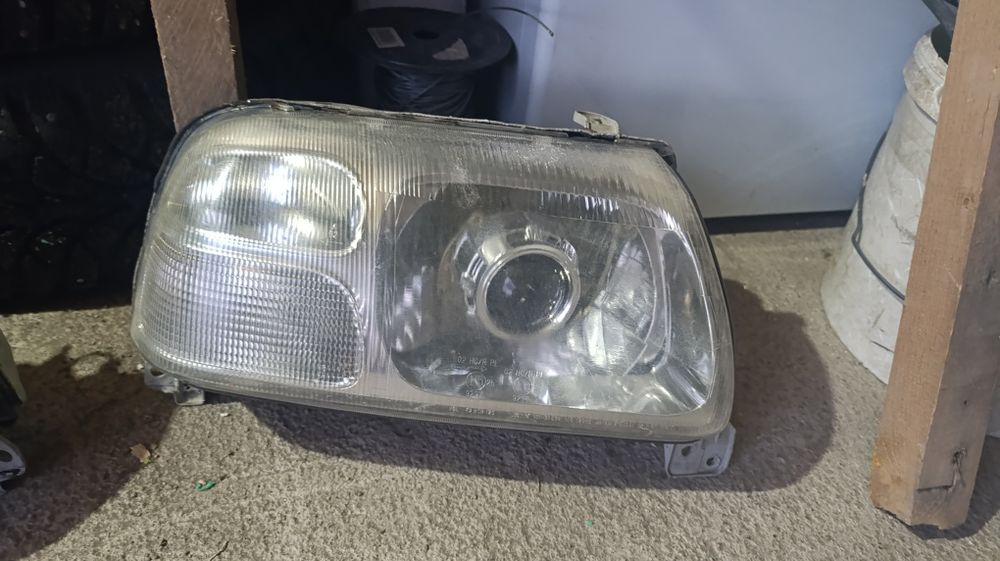 Фары suzuki grand vitara 2001 г.