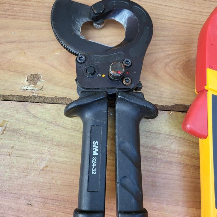 Scule electro  Fluke 336