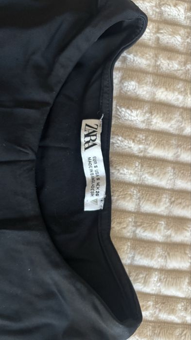 Черен топ от Zara