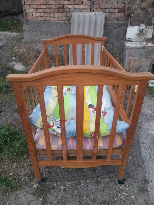 Детская кроватка манеж