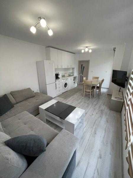 Дава се под наем Двустаен апартамент в Бургас, Изгрев - 65 кв.м за 408 € - Снимка #2