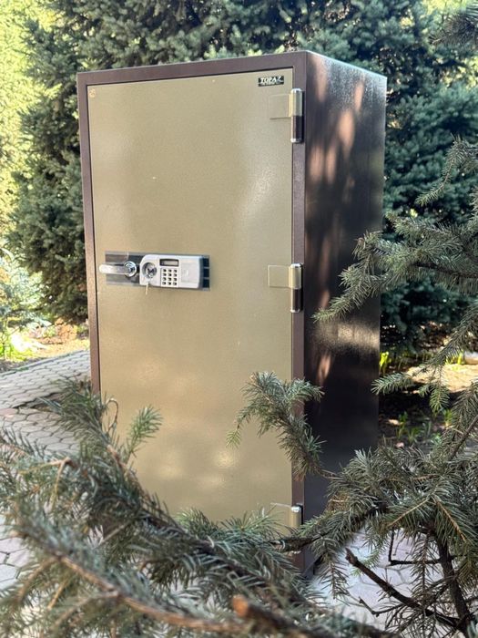 Сейф Topaz огромный 160 см