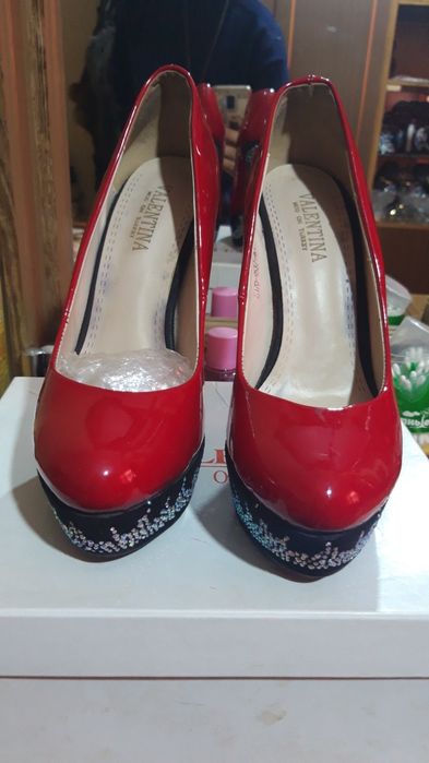 Туфли лабутены Valintino