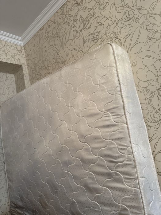 Отдам матрас даром !