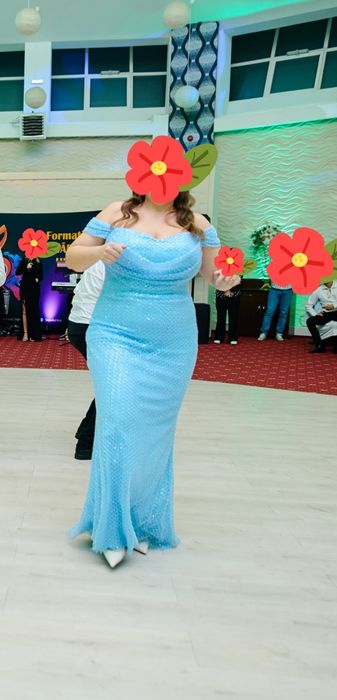 Vand rochie de seara eleganta, potrivita si pentru nasa/soacra